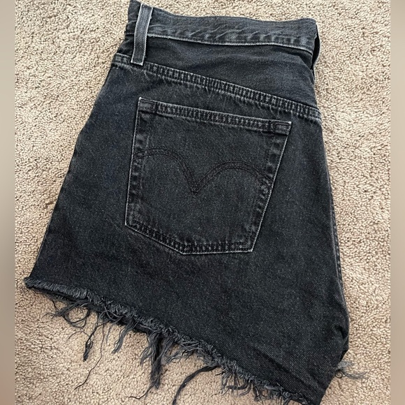 LEVI’S SHORTS - Picture 6 of 9